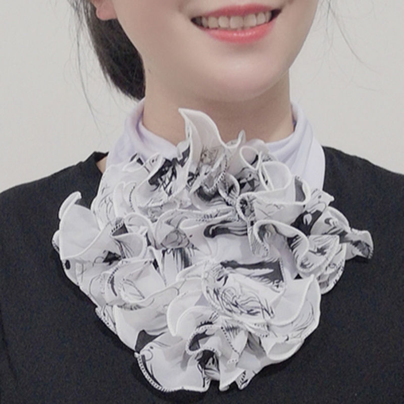 Women's bib scarf
