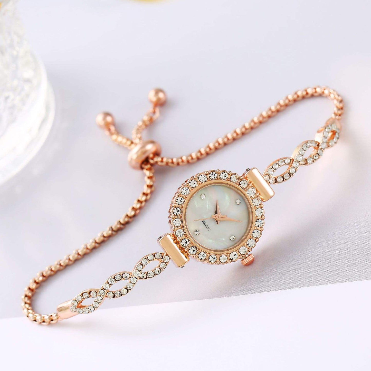 New Fashion Women's Quartz Watch Diamond-Encrusted Ladies Bracelet Adjustable Winding Pattern Free Oval 9mm Buckle