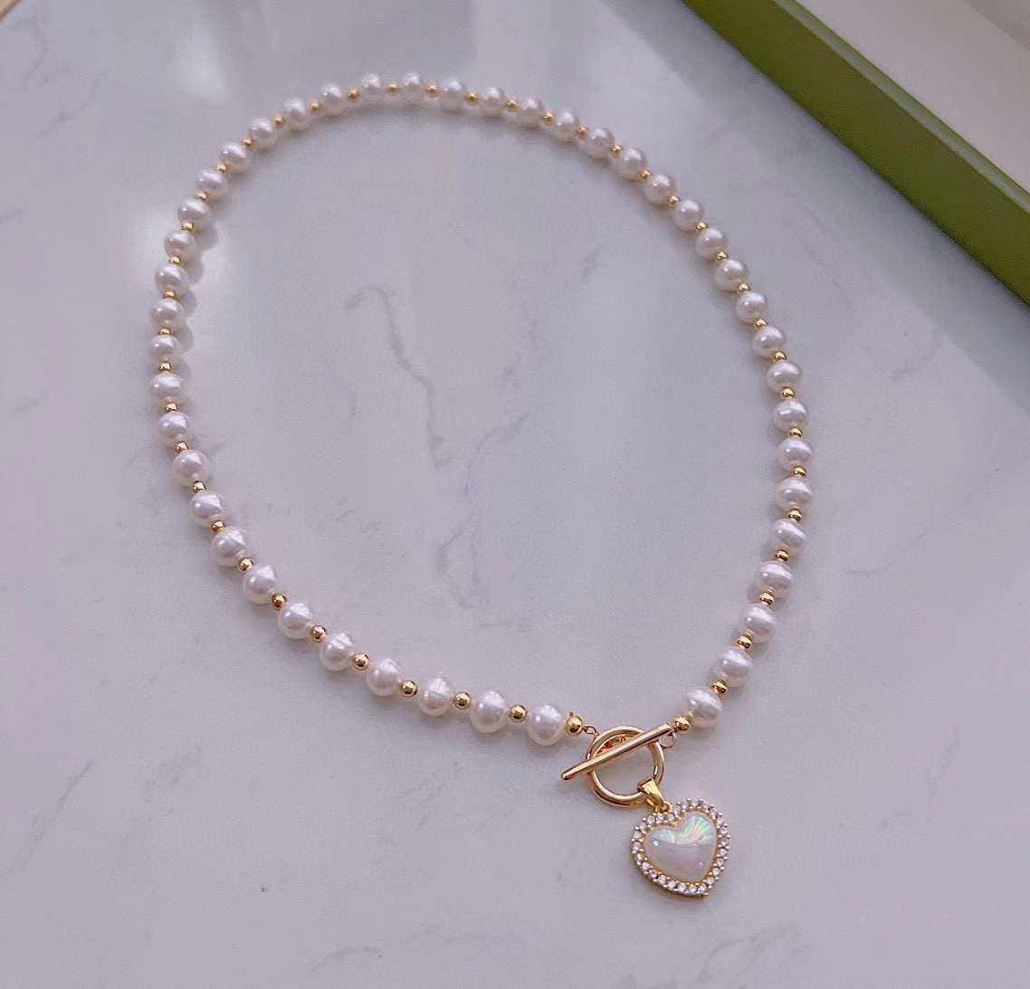 Women's Pearl Necklace