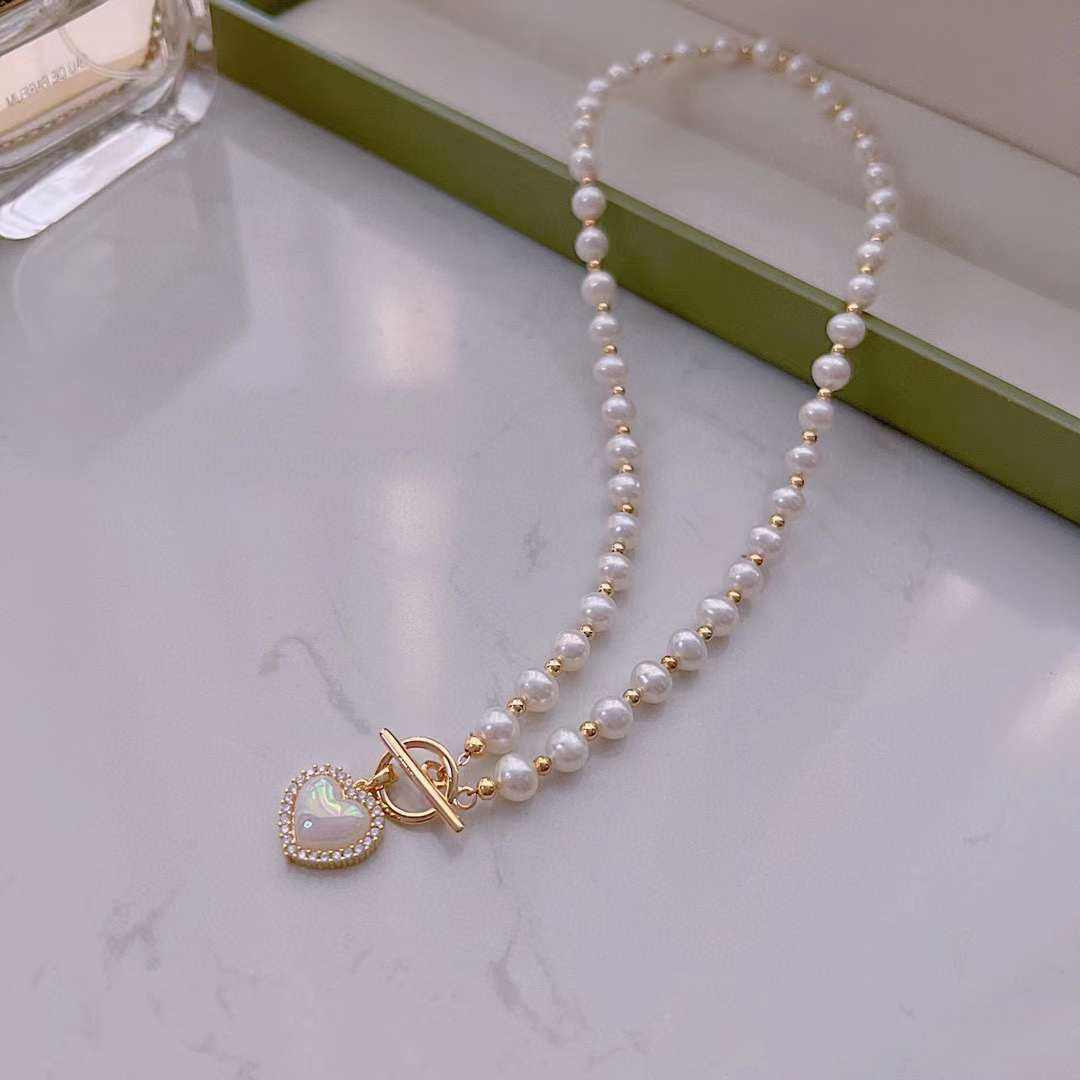 Women's Pearl Necklace