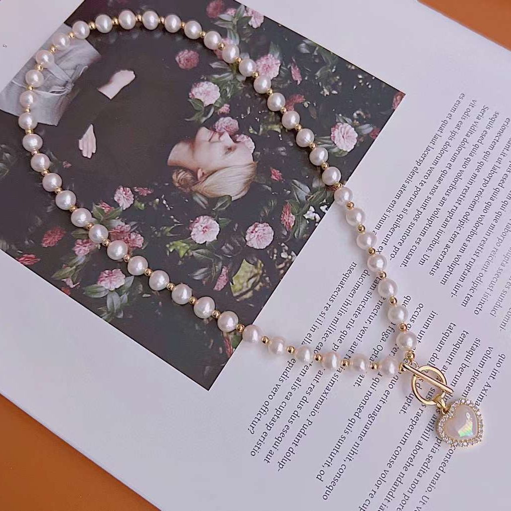 Women's Pearl Necklace