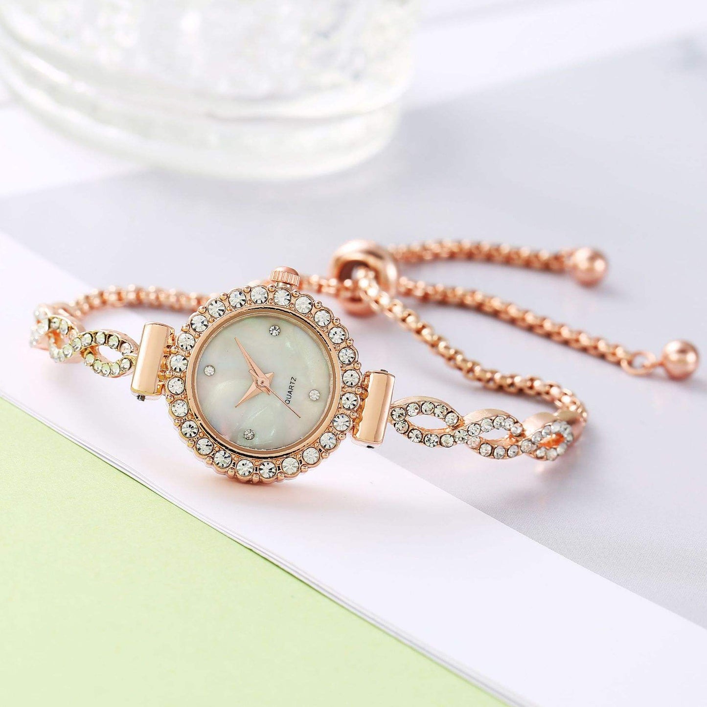 New Fashion Women's Quartz Watch Diamond-Encrusted Ladies Bracelet Adjustable Winding Pattern Free Oval 9mm Buckle