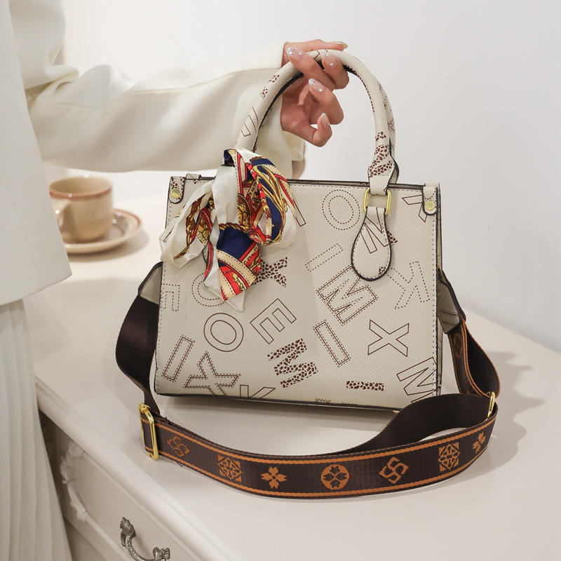 New Fashion Luxury Letter Printing PU Leather High Quality Women's Daily Versatile Handheld Shoulder Bag